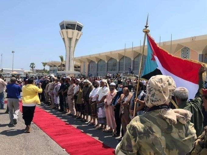 تعليق ناشط جنوبي على “تقليد الانتقالي لحكومة صنعاء في استقبال الأسرى”
