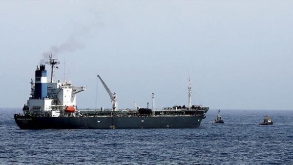 التحالف يحتجز سفينة نفطية جديدة ويمنع وصولها إلى ميناء الحديدة