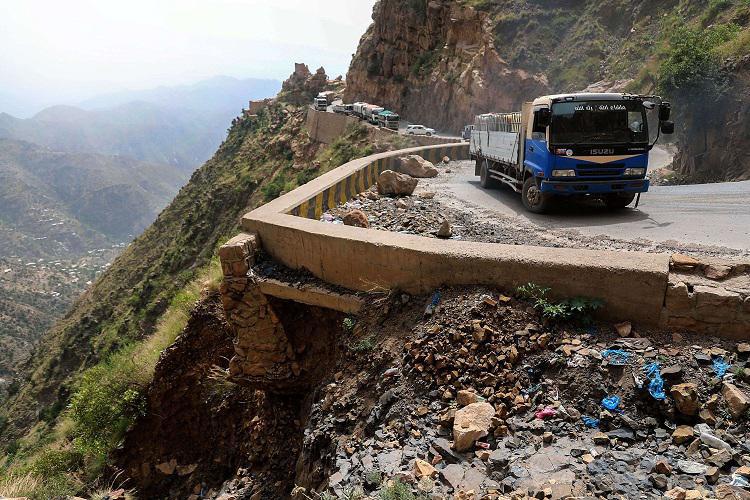 حملة إخوانية لشيطنة حكومة صنعاء وأنصار الله وإفشال جهود إعادة فتح الطرق في تعز ومحافظات أخرى
